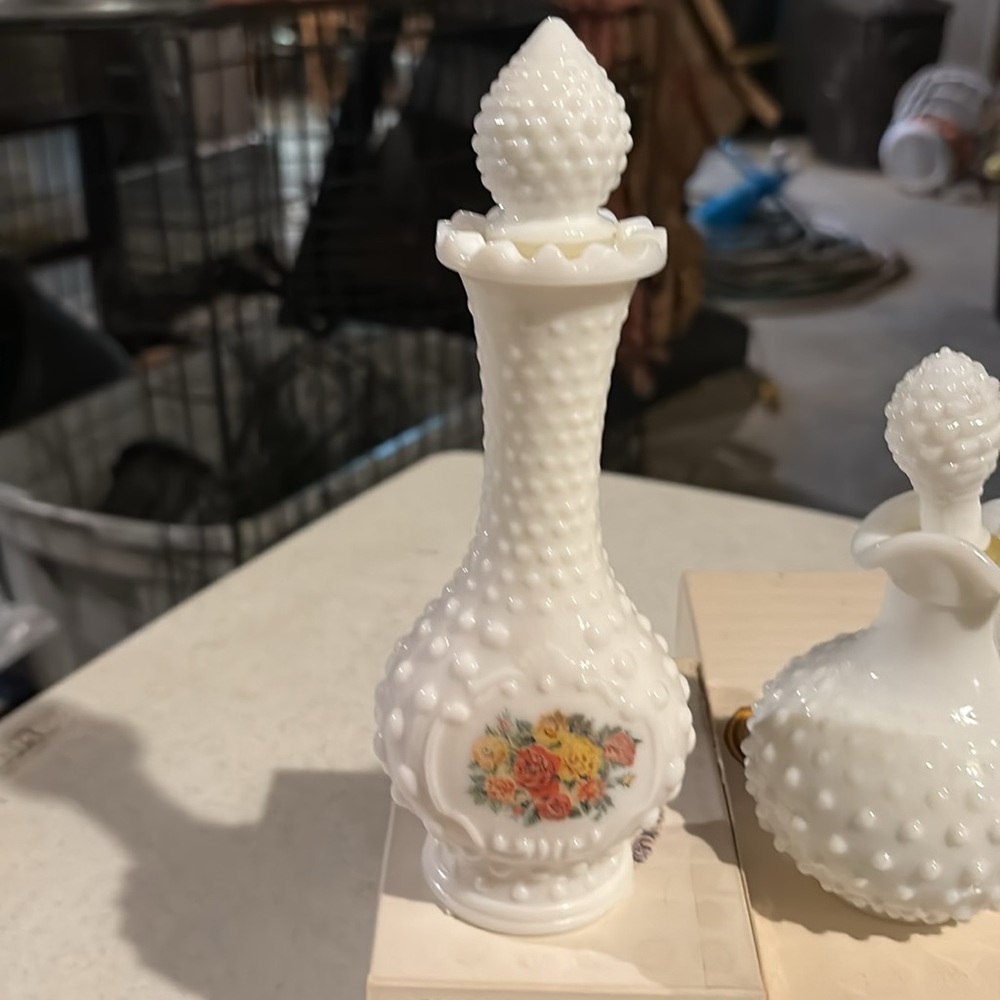 Vintage Avon Empty Milk Glass Containers - Picture 2 of 3